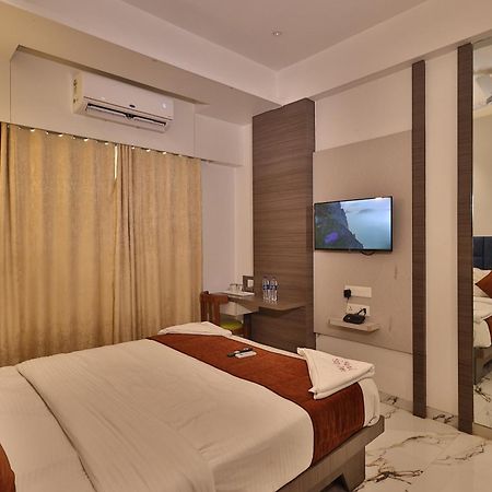 Hotel Stay Inn Nova Bombaim Exterior foto